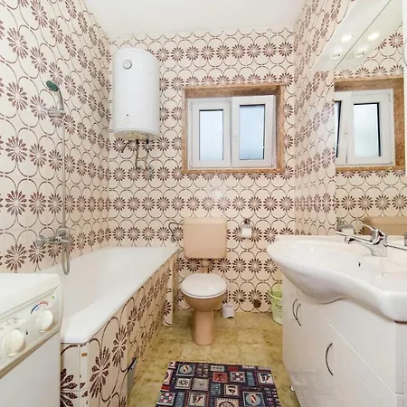 Beautiful In Center Of Apartment